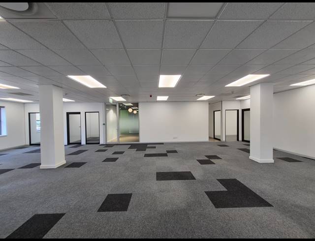 676M² OFFICE TO LET IN SANDTON CENTRAL